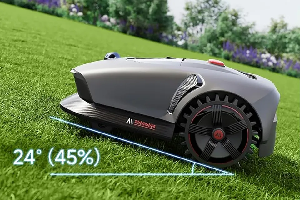 Robot tondeuse et pente : quelles limites en terrain incliné ? Robot tondeuse et pente